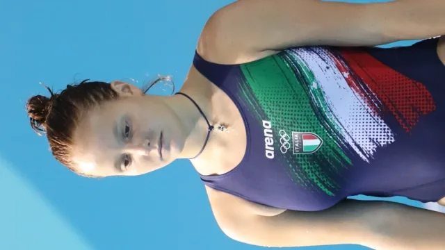 Chiara Pellacani in costume dell’Italia prima di una gara di tuffi