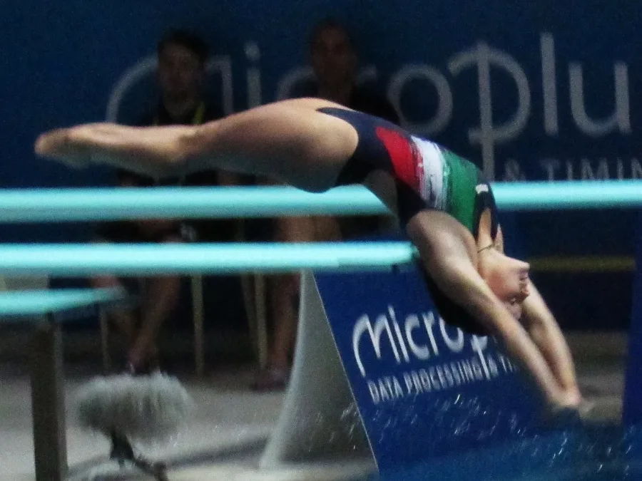 Chiara Pellacani durante un tuffo in gara