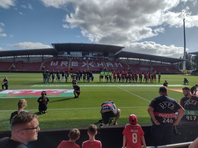 Squadre Under 19 schierate al Racecourse Ground di Wrexham durante EURO Under 19 2026