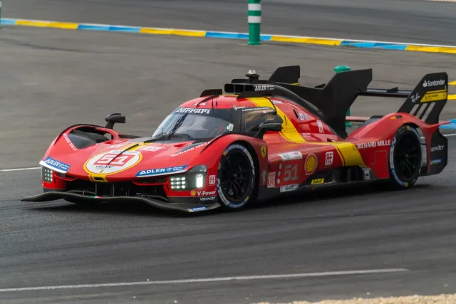 Ferrari 499P in pista nel Mondiale Endurance WEC