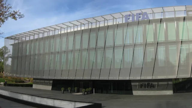 La sede della FIFA a Zurigo, al centro dello scontro sul progetto commerciale FFE
