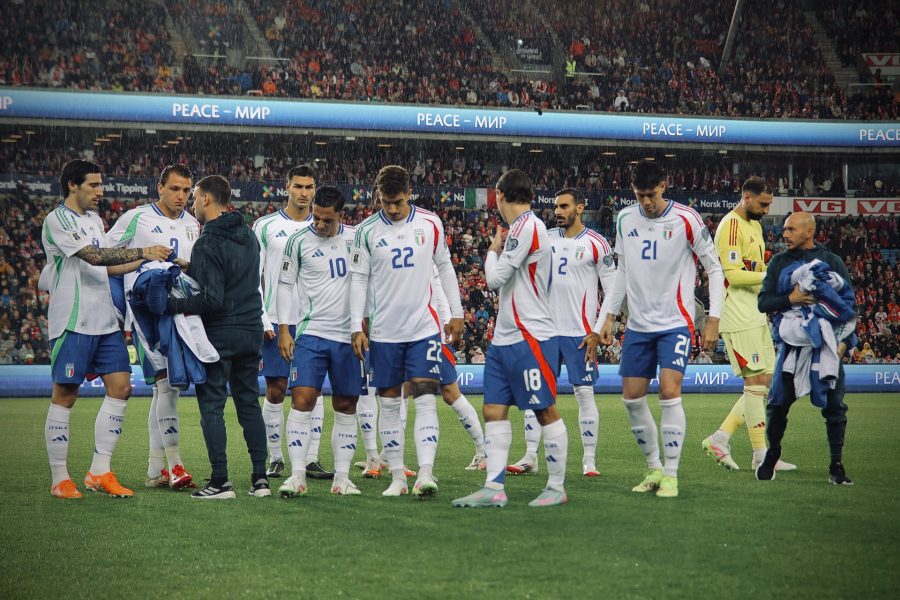 Giocatori della Nazionale italiana in campo dopo Norvegia Italia del giugno 2025