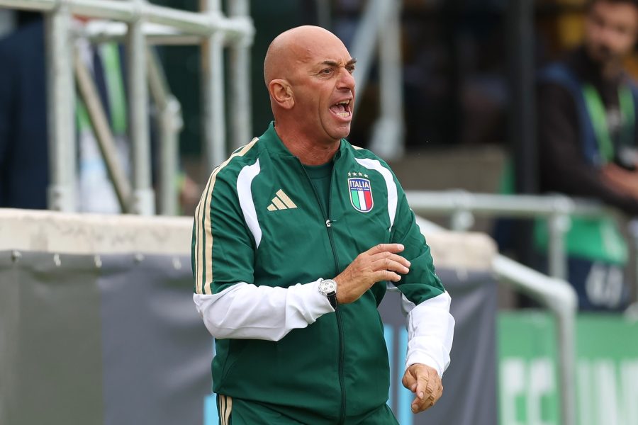 Giocatori dell Italia Under 19 in campo durante gli Europei 2026