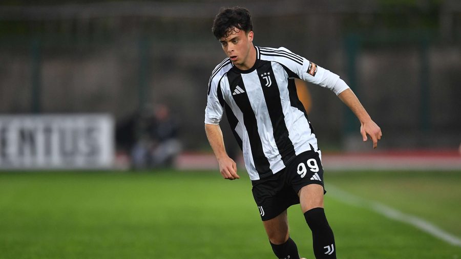 Alessandro Pietrelli con la maglia della Juventus Next Gen