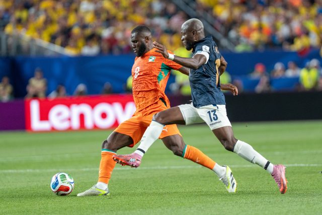 Franck Kessié in azione con la Costa d'Avorio contro l'Ecuador