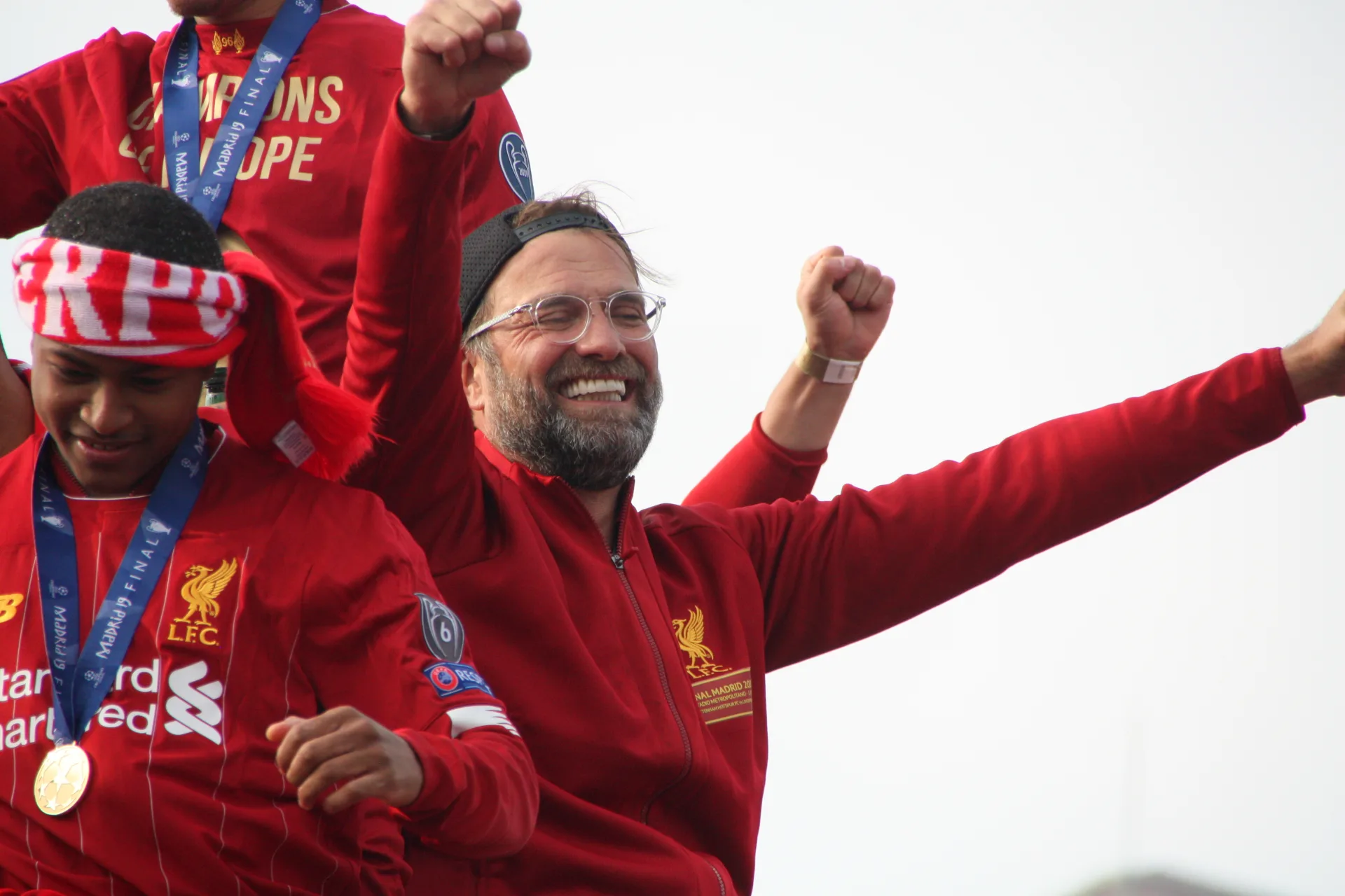 Jurgen Klopp festeggia con il Liverpool alla parata per la Champions League 2019