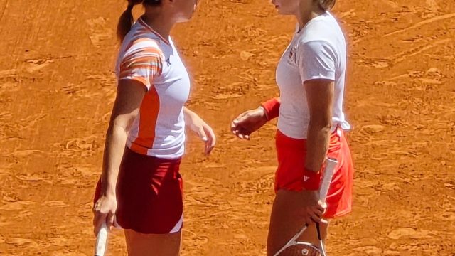 Linda Noskova e Karolina Muchova in campo alle Olimpiadi 2024