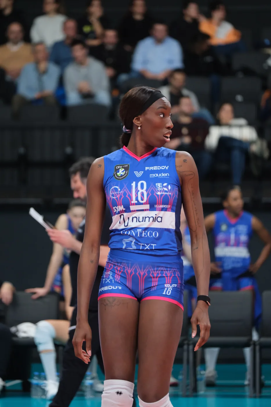 Paola Egonu in campo con la maglia di club, riferimento dell'Italia femminile di volley