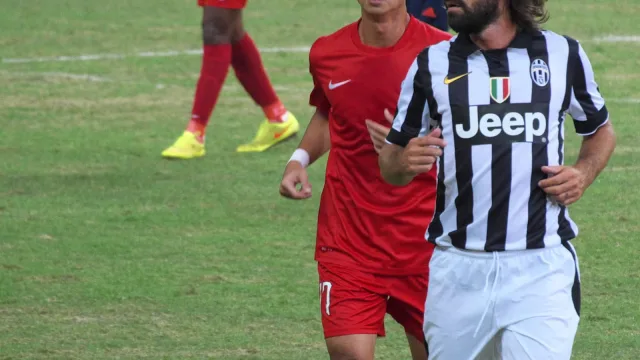 Andrea Pirlo in campo con la Juventus, possibile nuovo ct dell Italia