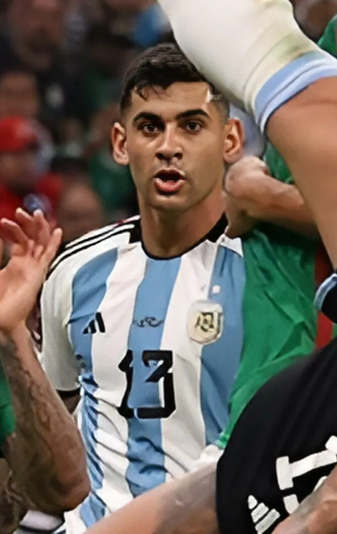 Primo piano di Cristian Romero con la nazionale argentina