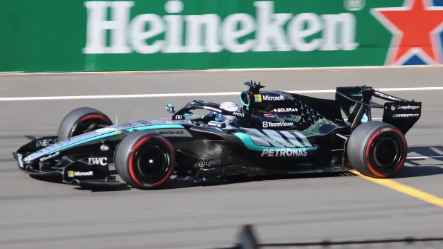 George Russell guida la Mercedes di Formula 1 nel 2026