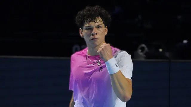Ben Shelton in campo prima del match ATP di Washington