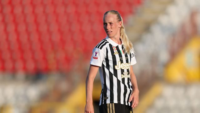 Amalie Vangsgaard in maglia Juventus Women durante una partita