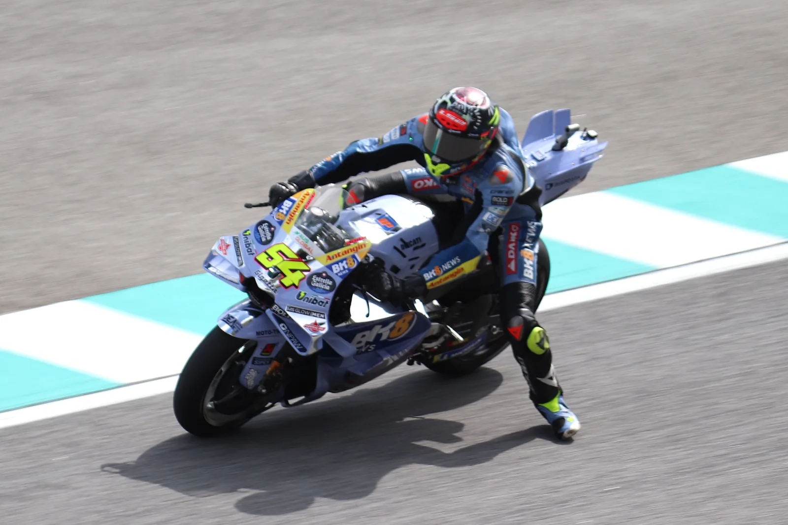 Fermin Aldeguer in pista con la Ducati Gresini numero 54
