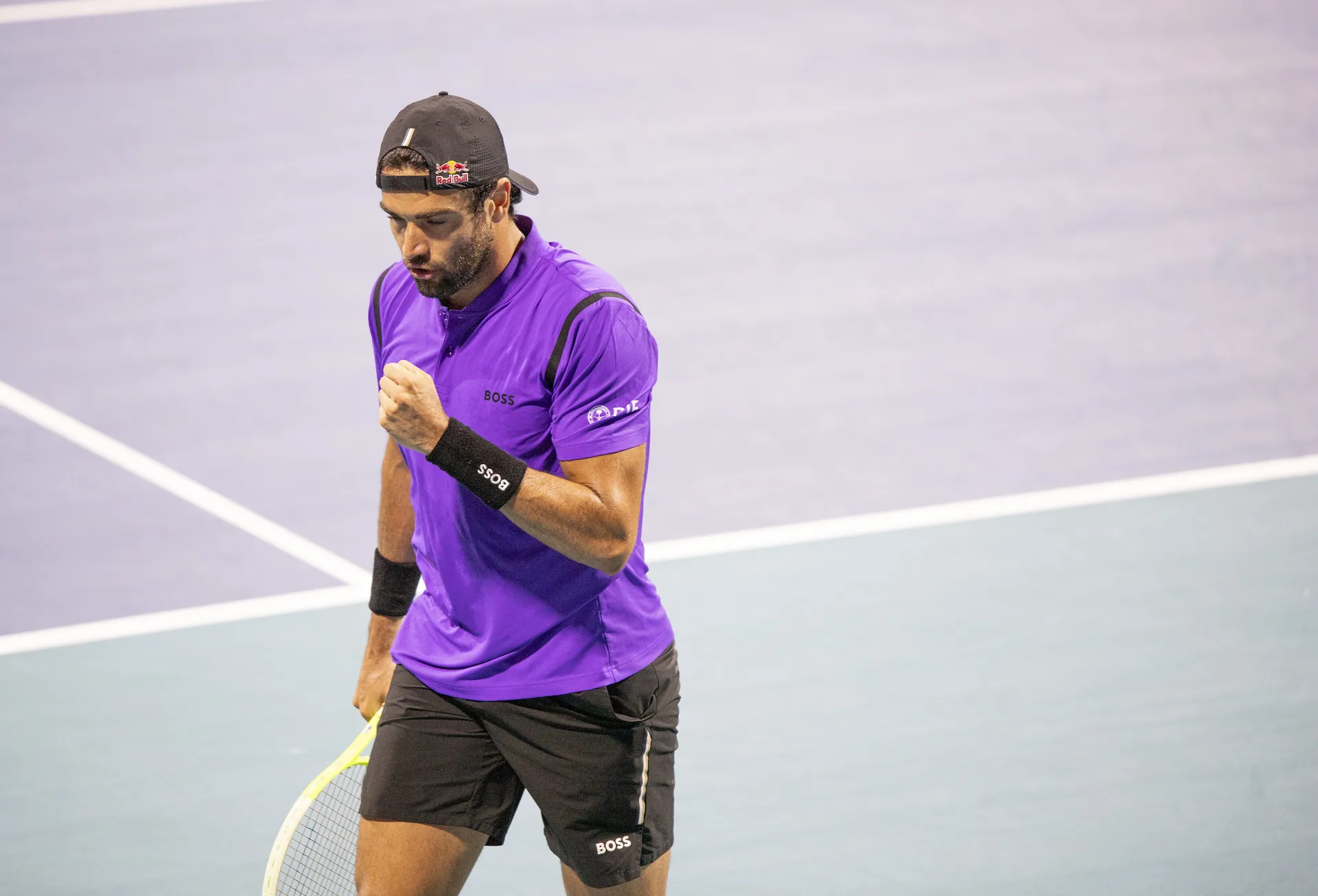 Matteo Berrettini in azione sul cemento durante il Miami Open 2025