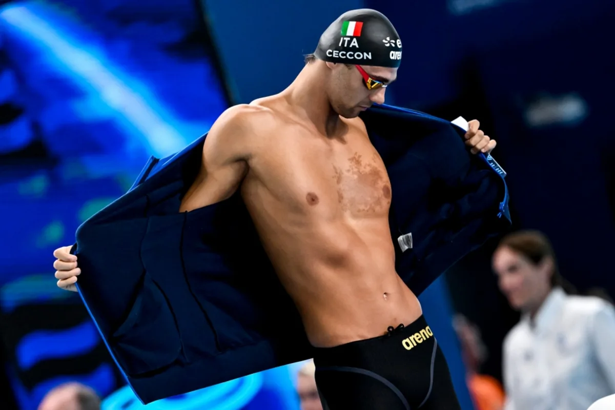 Thomas Ceccon agli Europei di nuoto 2026 prima della finale dei 50 farfalla
