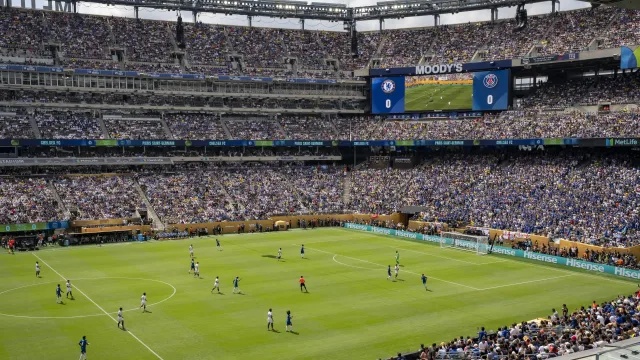 Chelsea in campo durante una partita internazionale al MetLife Stadium