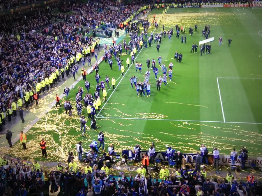 Celebrazione in campo dopo una finale di UEFA Europa League