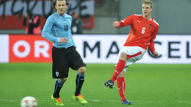 Diego Forlan con la maglia dell Uruguay durante Austria-Uruguay del 2014