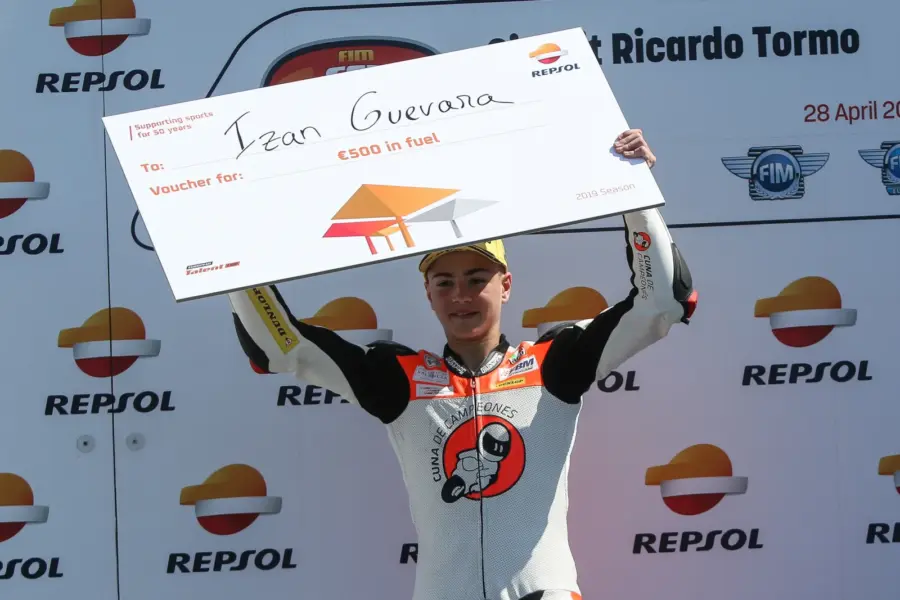 Izan Guevara sul podio FIM CEV Repsol