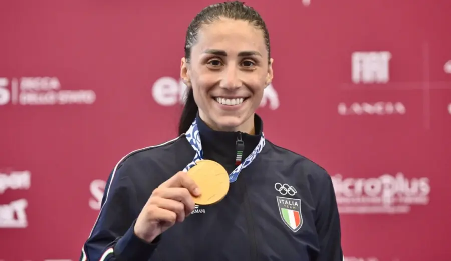 Irma Testa con la medaglia d'oro nei 57 kg a Taranto 2026