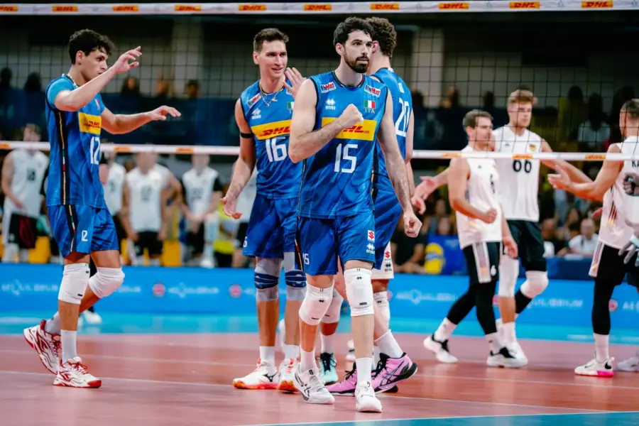 Gli azzurri dell Italia esultano contro la Germania nella FIPAV Cup Men Elite