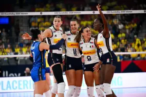 Le azzurre dell Italia volley femminile celebrano un punto agli Europei 2026