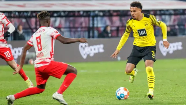 Donyell Malen in azione con il Borussia Dortmund