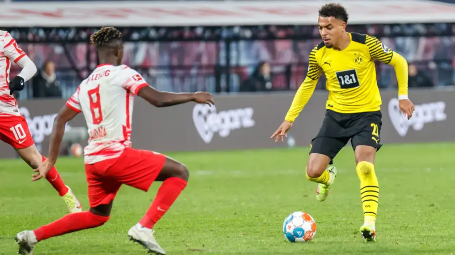 Donyell Malen in azione con il Borussia Dortmund