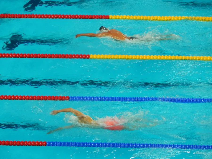 Gregorio Paltrinieri in azione in vasca durante una gara internazionale