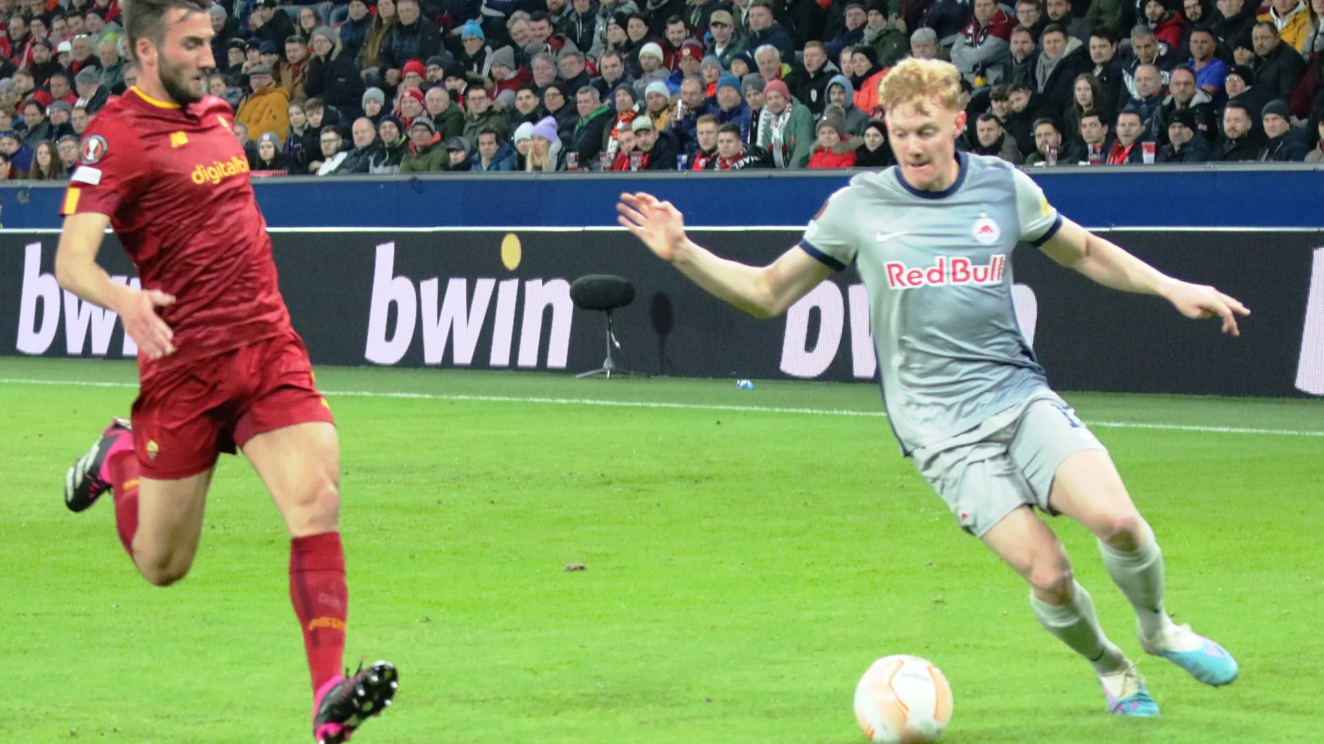 Bryan Cristante in azione con la Roma