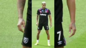 Gianluca Scamacca in campo, attaccante decisivo per l'Atalanta in Conference League