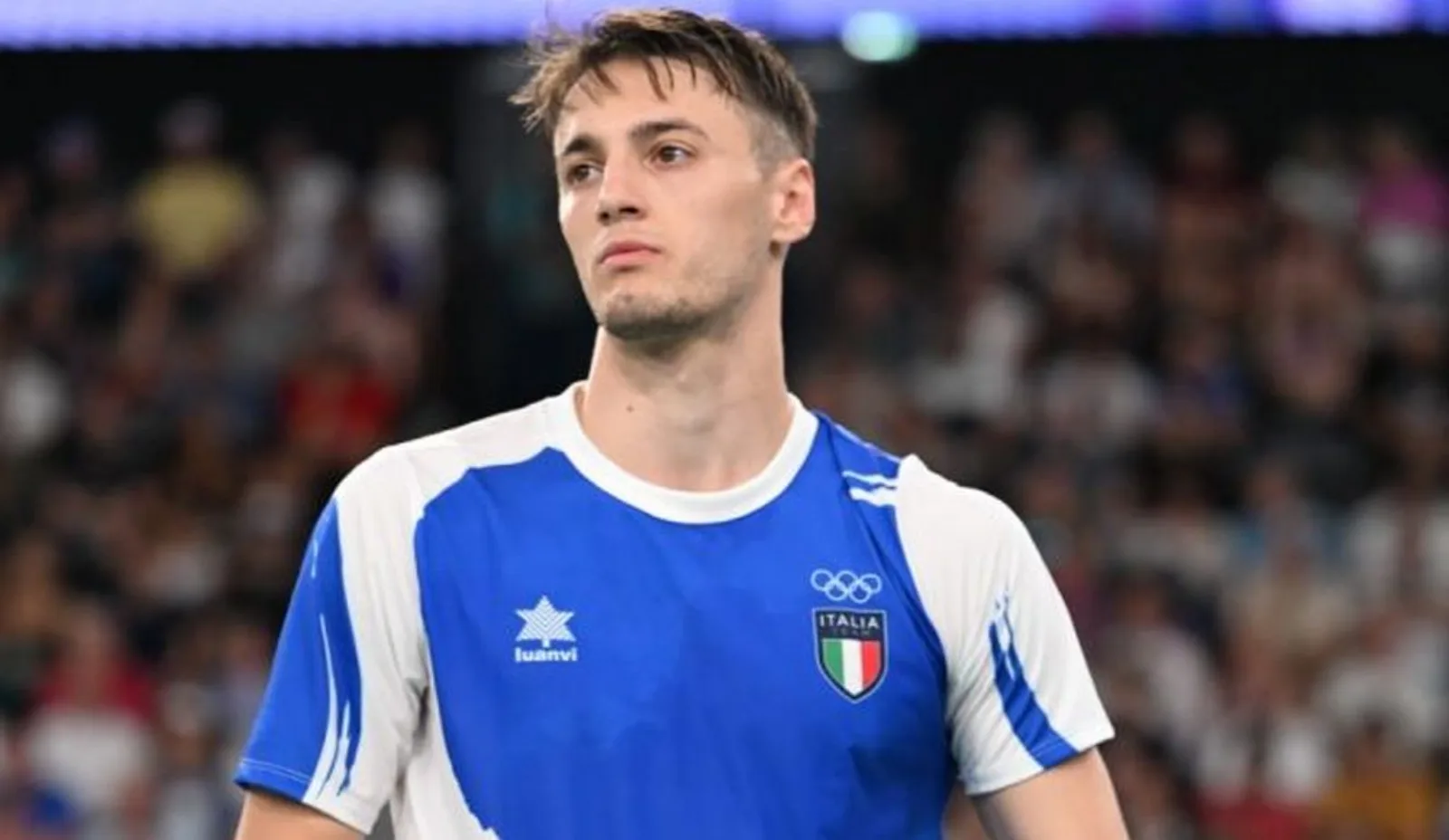 Giovanni Toti con la maglia dell'Italia Team ai Giochi del Mediterraneo di Taranto 2026