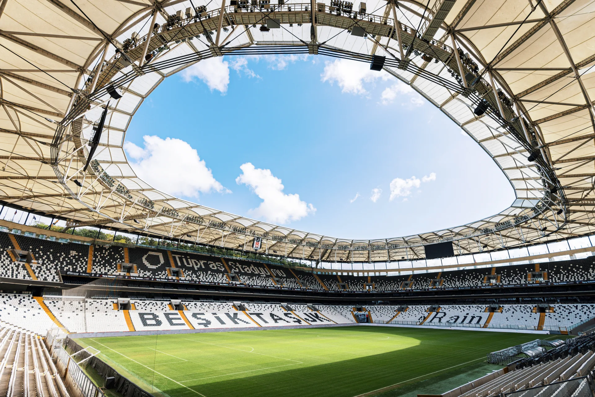 Il Tupraş Stadium di Istanbul, casa del Besiktas